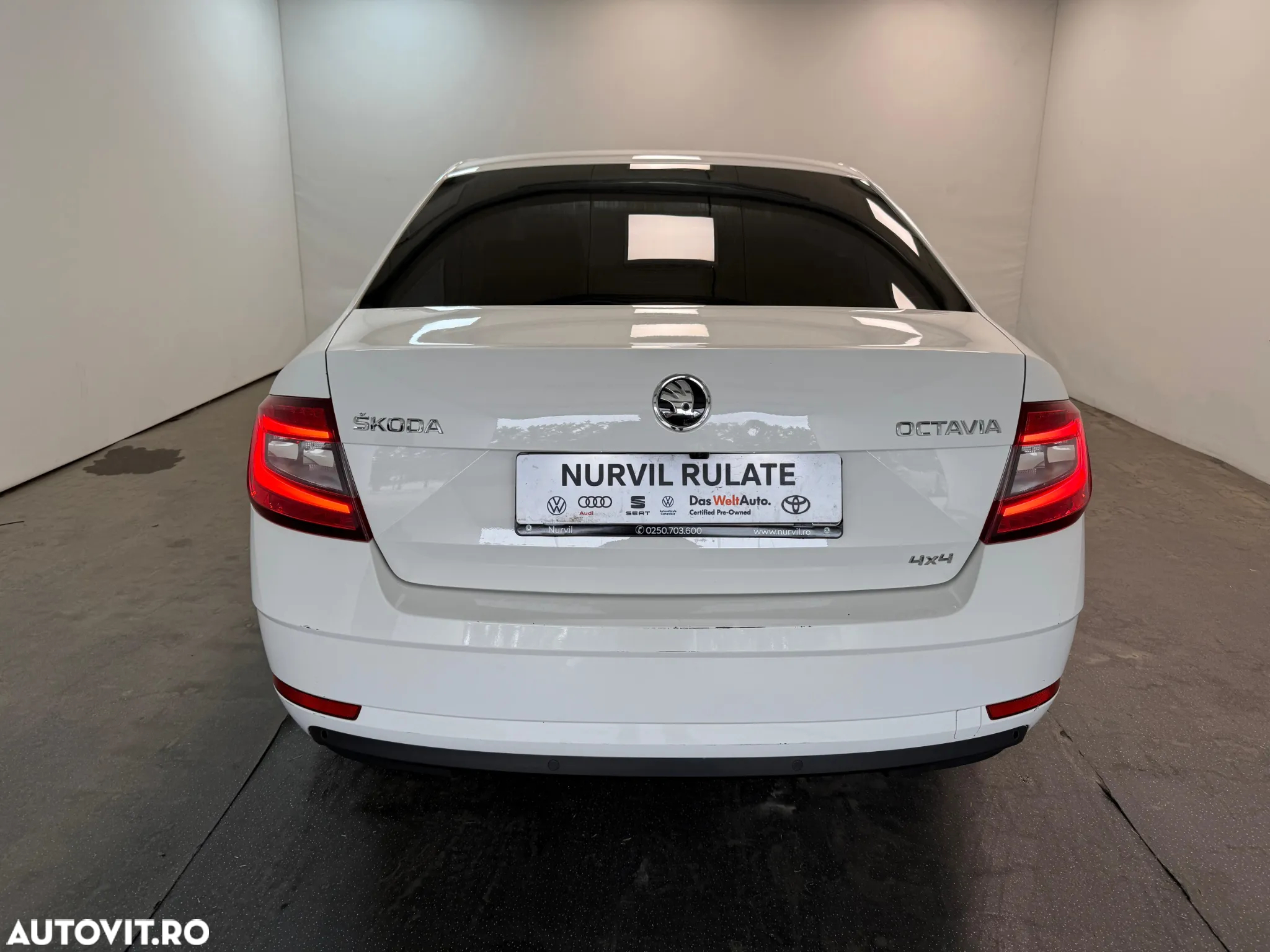 Skoda Octavia 2.0 TDI DSG 4X4 Style - 9