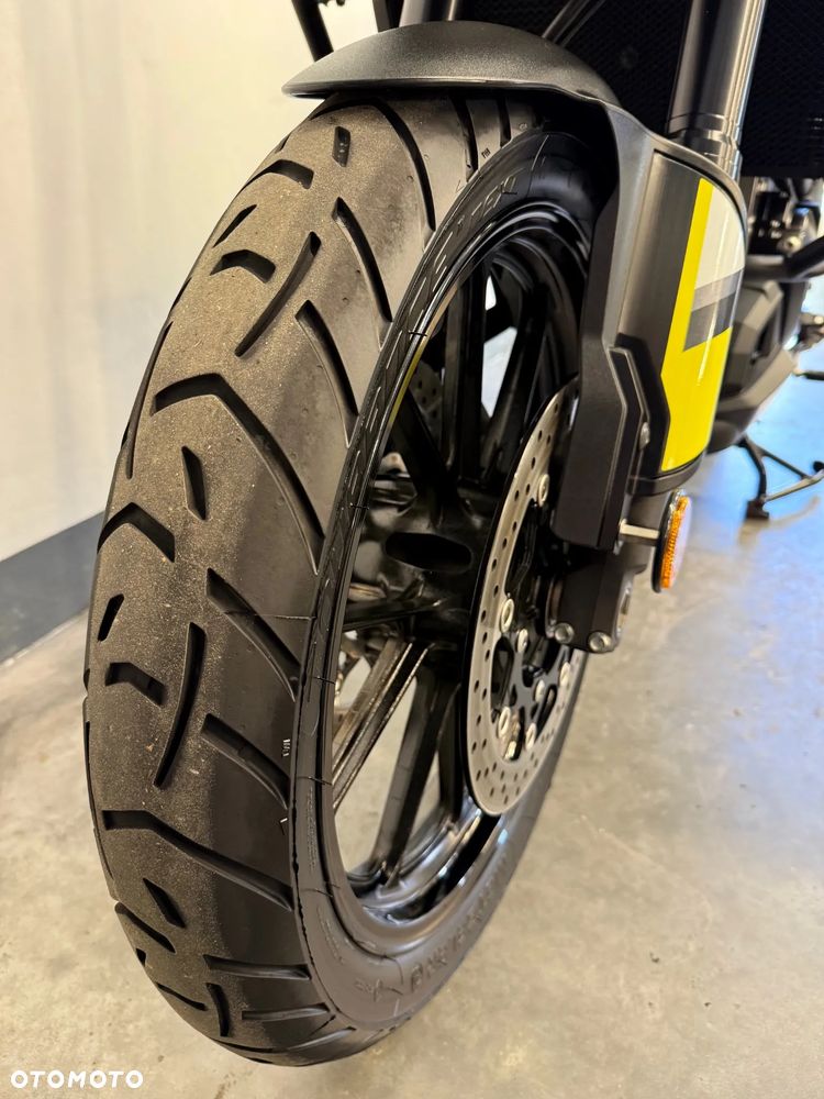 Suzuki V-STROM - 20