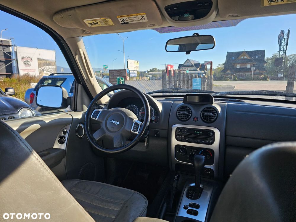 Jeep Cherokee - 9