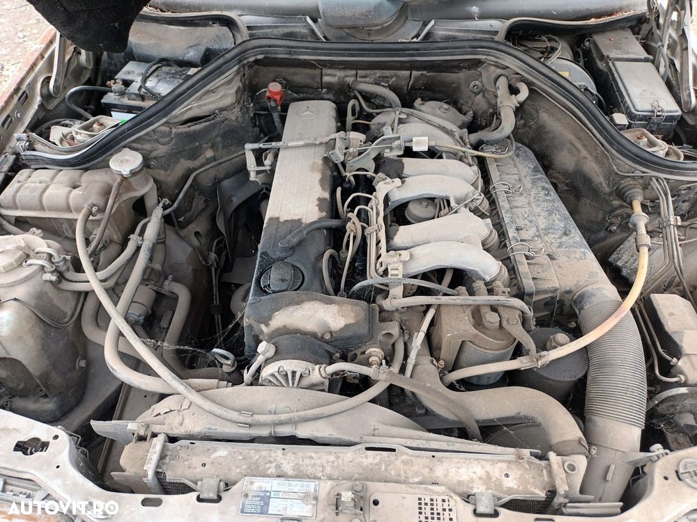 Dezmembrari  Mercedes-Benz W124  1993  > 1995 E 300 D (124.131) Motor - 3