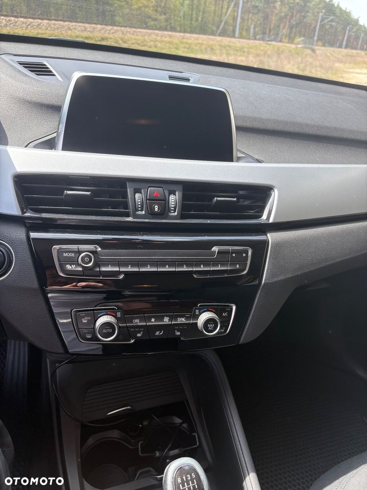 BMW X1 sDrive18i Sport Line - 13