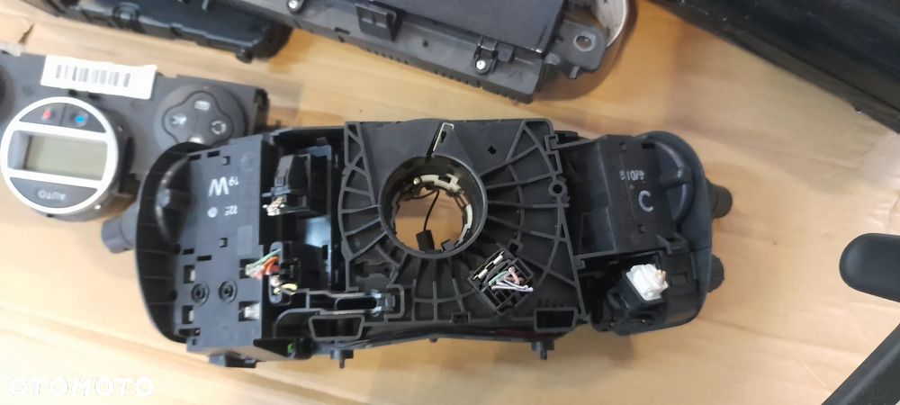 Licznik Renault Scenic PRZEŁĄCZNIK ŚWIATEŁ 61880004 - 4