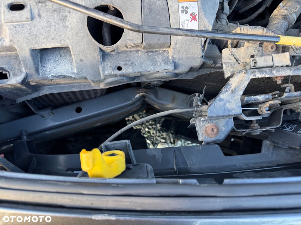 Ford Transit Courier - 10