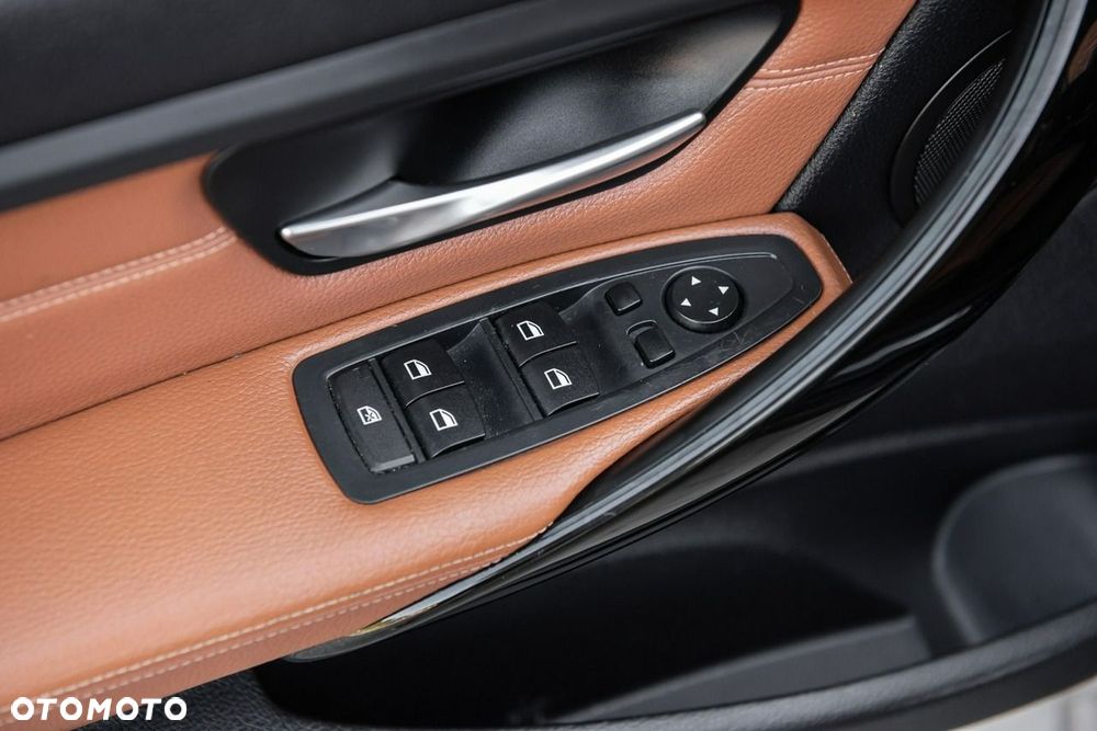 BMW Seria 3 320d xDrive Luxury Line - 26