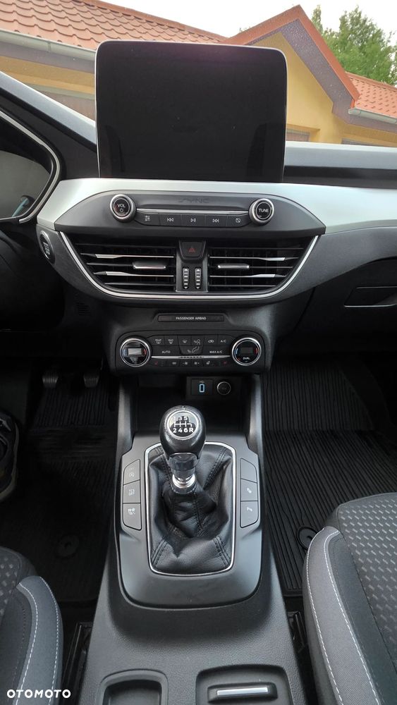 Ford Focus 1.0 EcoBoost Trend Edition Business - 8
