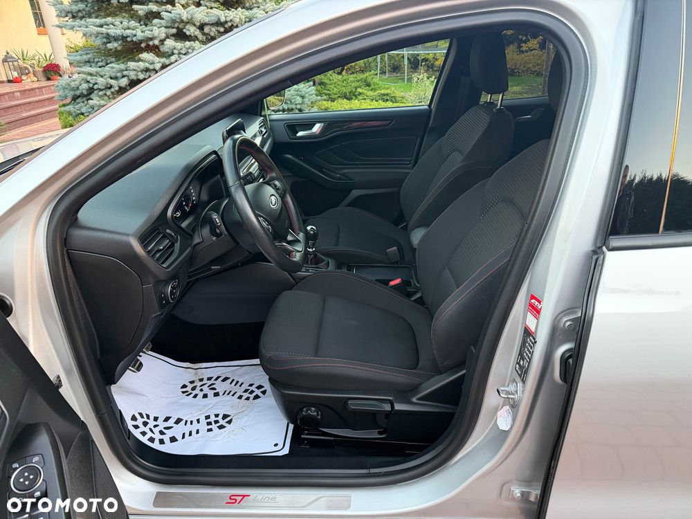 Ford Focus 1.5 EcoBlue Start-Stopp-System ST-LINE - 14