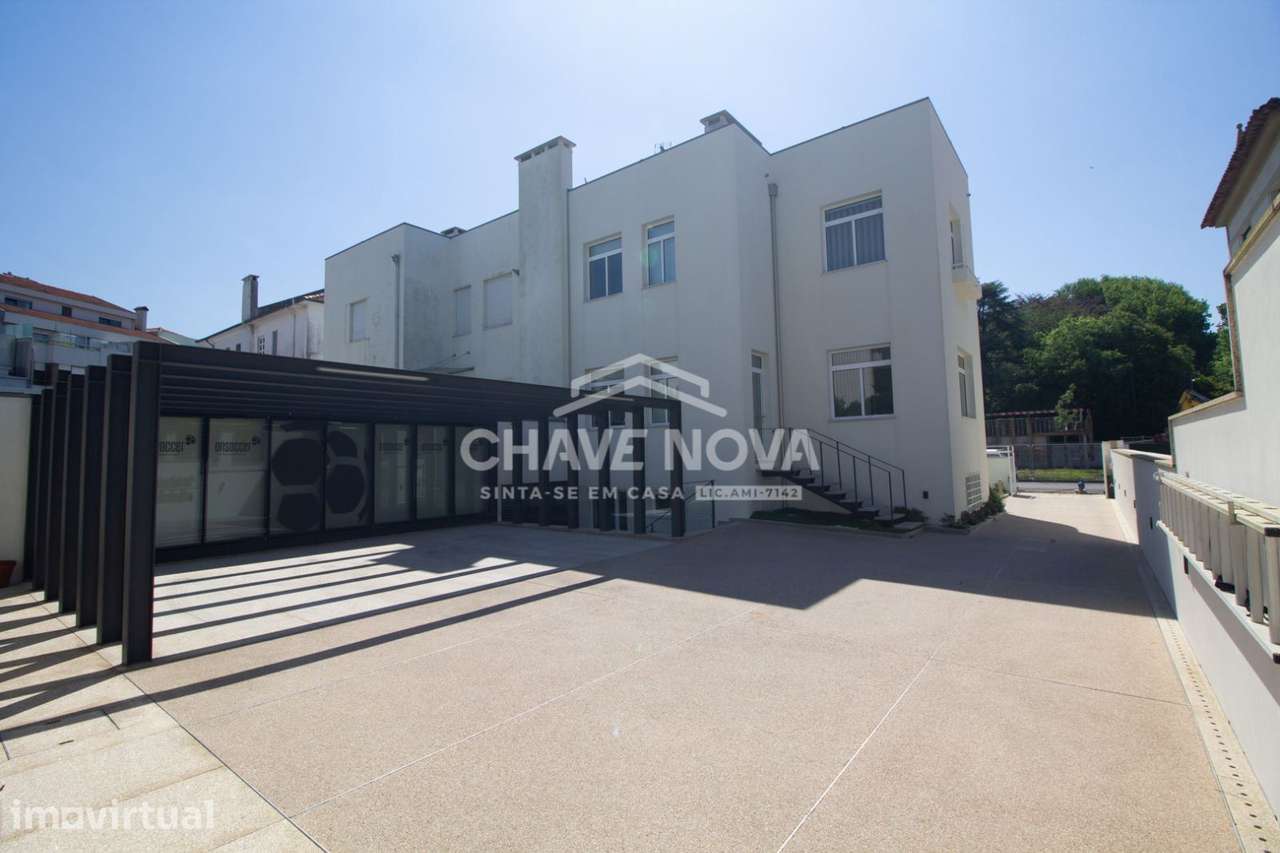 Moradia Isolada V3 c/ Jardim e Terraço no Porto - Grande imagem: 4/25