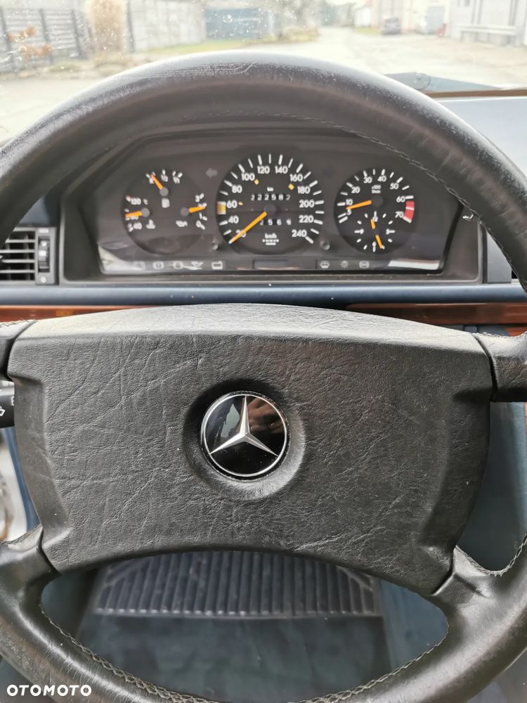 Mercedes-Benz W124 (1984-1993) - 23
