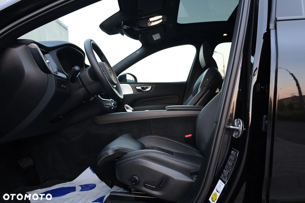 Volvo XC 60 T8 AWD Ultra Black Edition - 22
