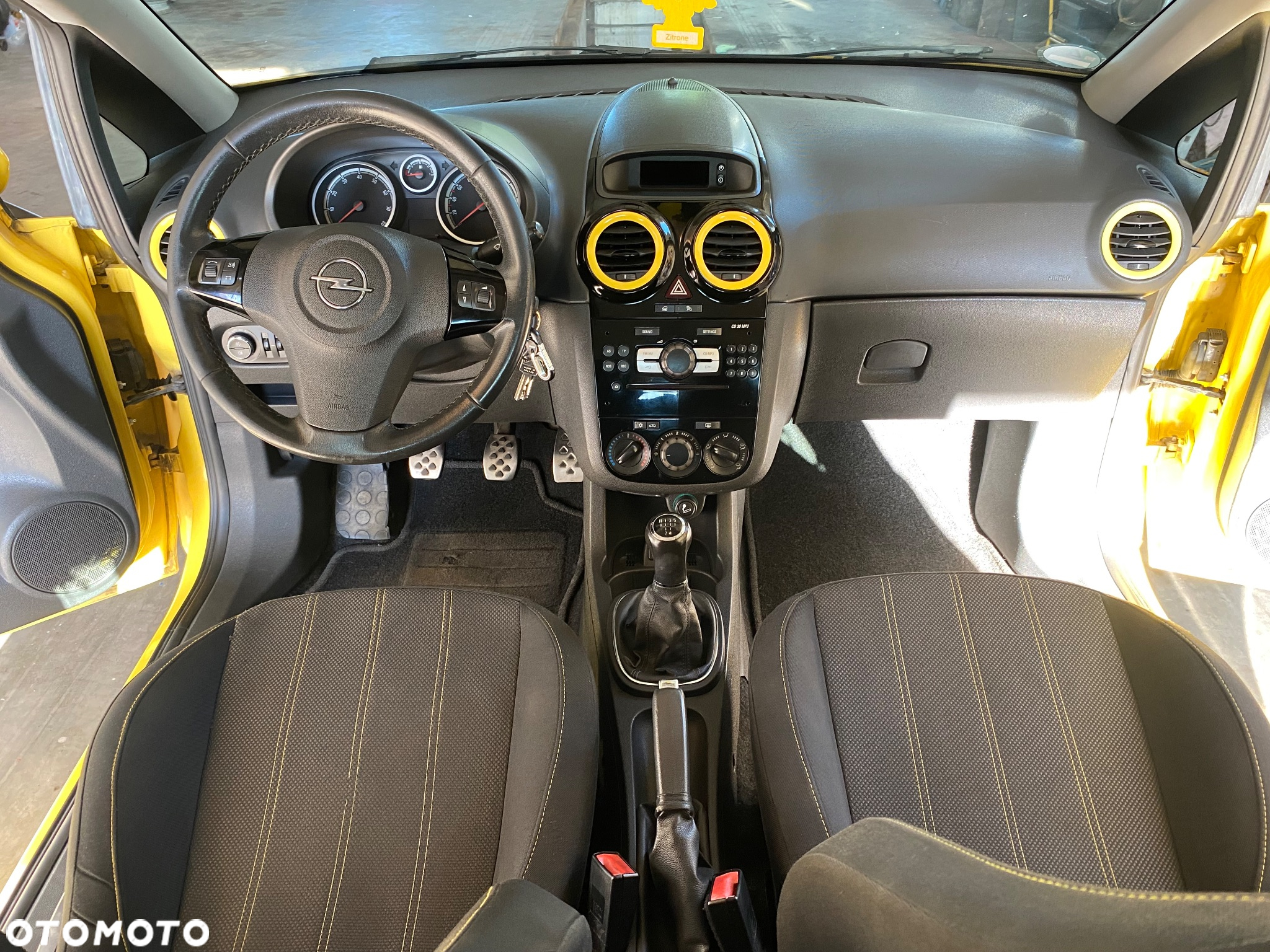 Opel Corsa 1.4 16V Color Edition - 5