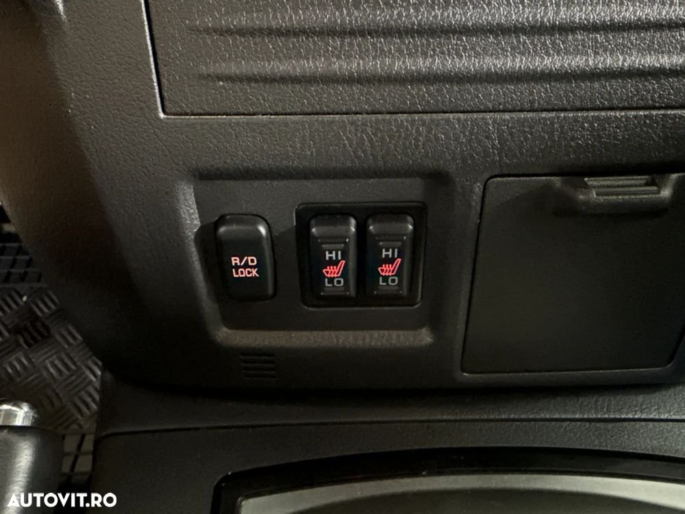 Mitsubishi Pajero - 19