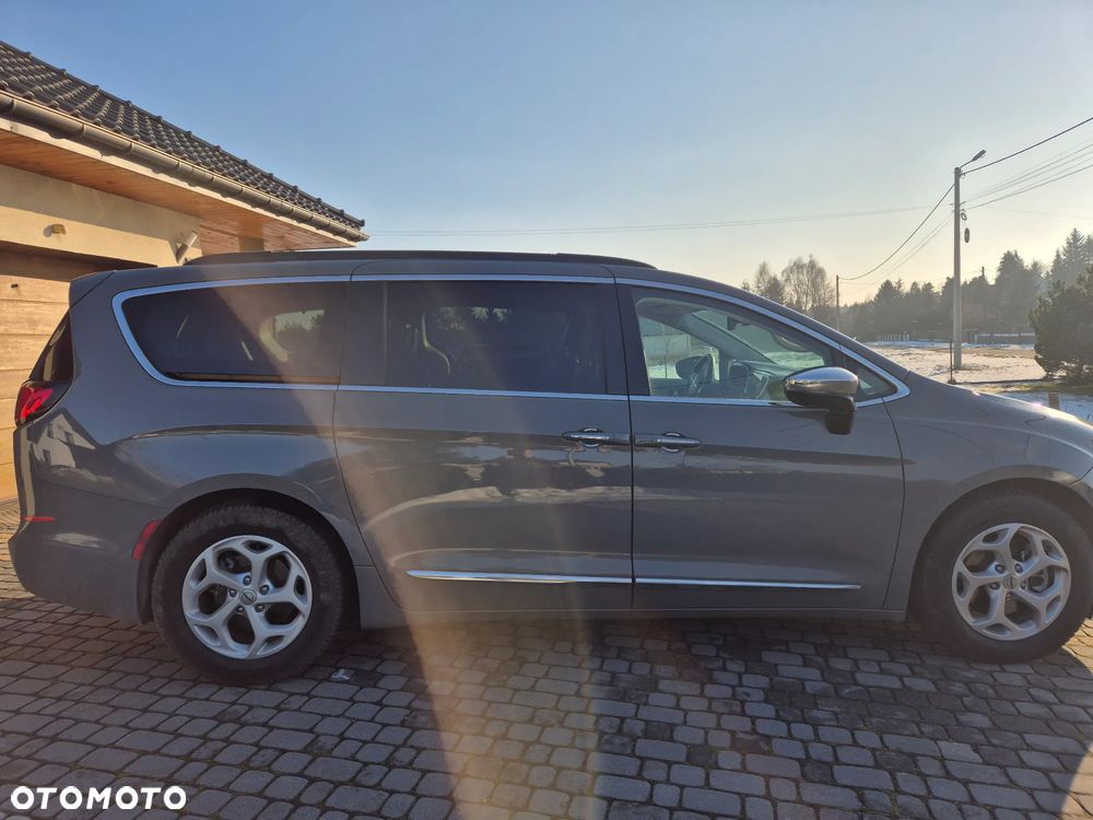 Chrysler Pacifica - 7