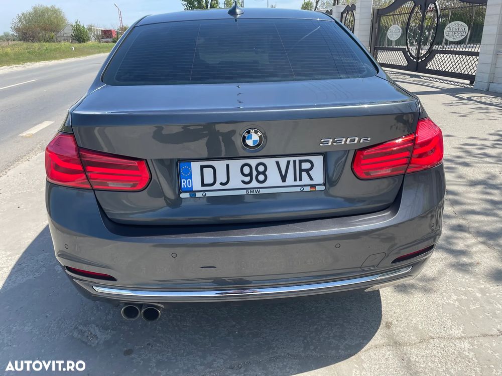 BMW Seria 3 330e iPerformance Luxury Line - 11