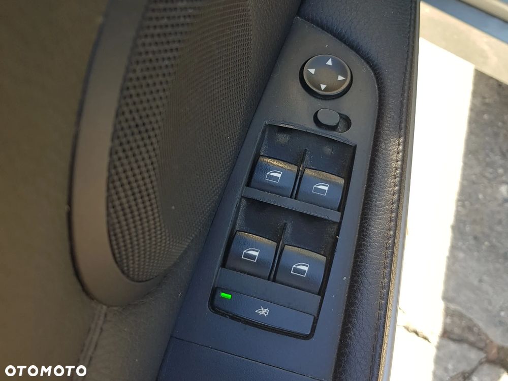 BMW Seria 3 320i - 13