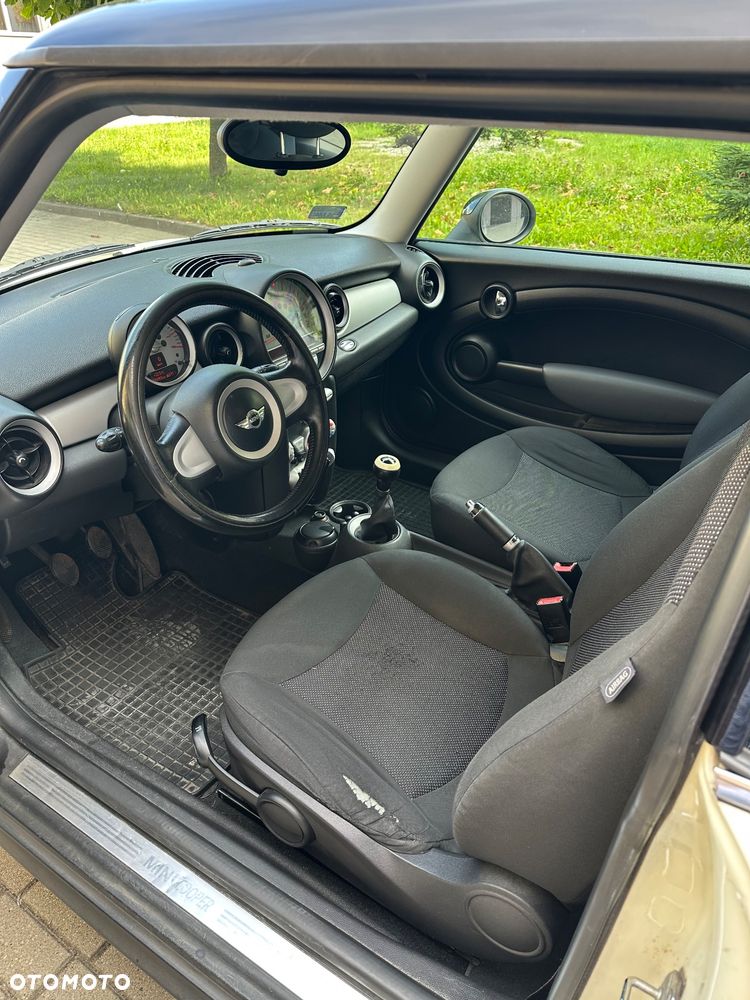 MINI Cooper Standard - 10
