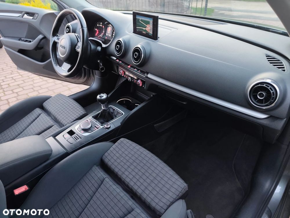 Audi A3 Sportback 2.0 TDI Ambiente - 21