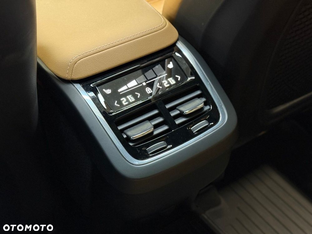 Volvo XC 60 B4 D AWD Inscription - 30