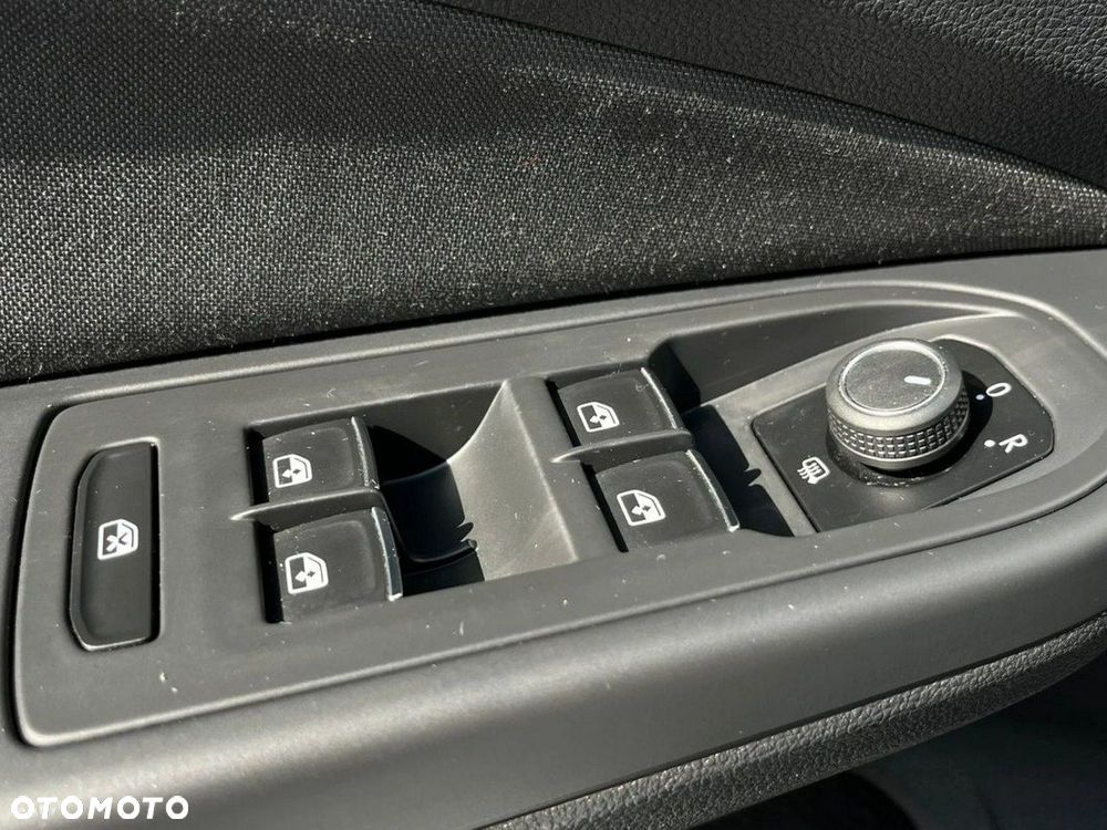 Volkswagen Golf VIII 1.5 TSI EVO Life - 18