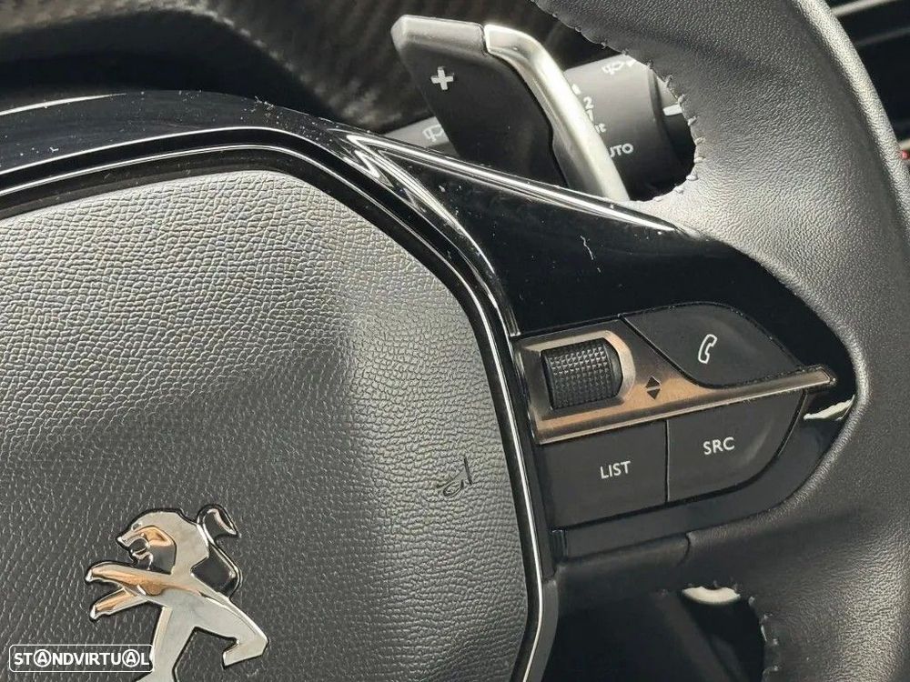 Peugeot 2008 1.5 BlueHDi Allure EAT8 - 11