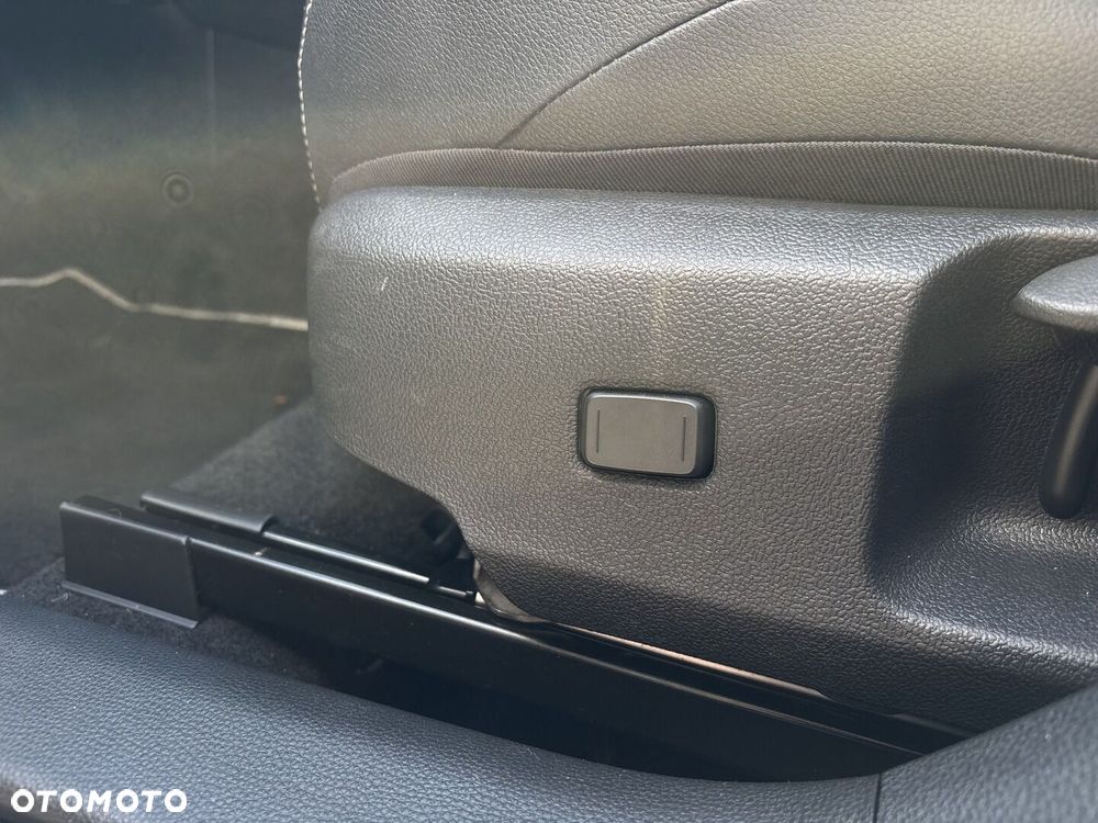 Toyota Corolla 1.8 Hybrid Style - 33