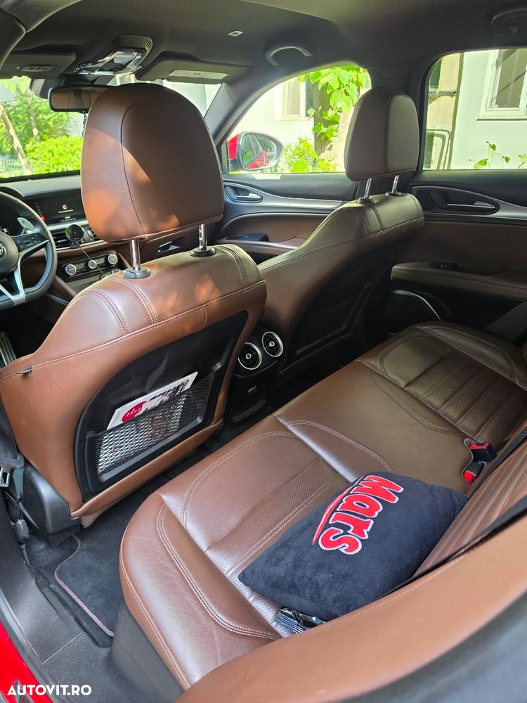 Alfa Romeo Stelvio 2.0 Turbo 16V AT8-Q4 Veloce Ti - 9
