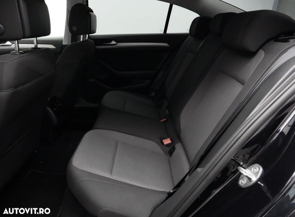 Volkswagen Passat 2.0 TDI DSG Highline - 16