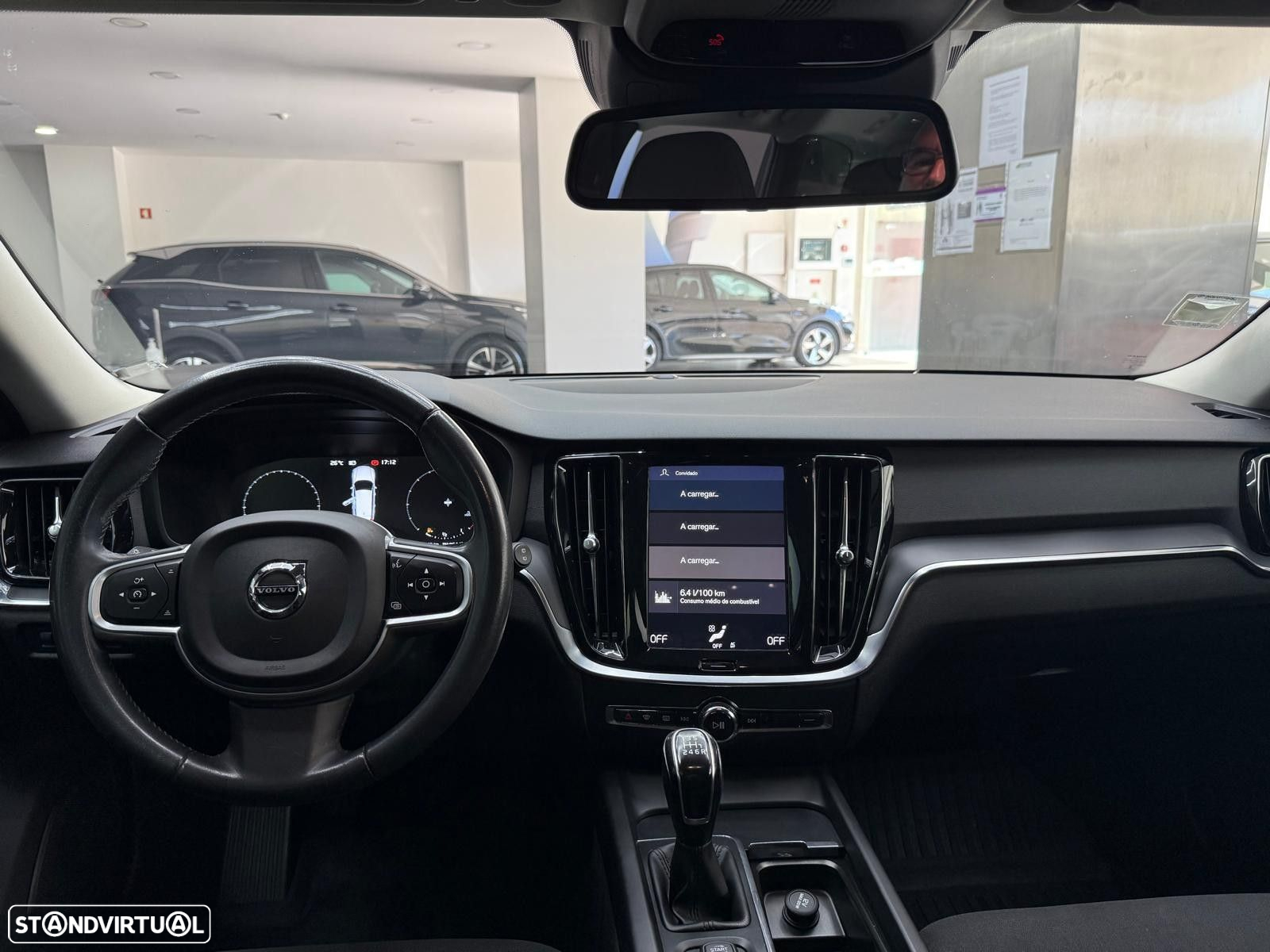 Volvo V60 2.0 D3 Momentum Plus - 25