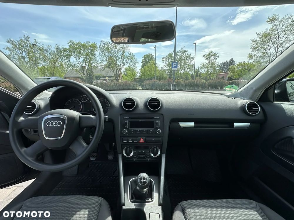 Audi A3 3-drzwiowe 1.6 Attraction - 11