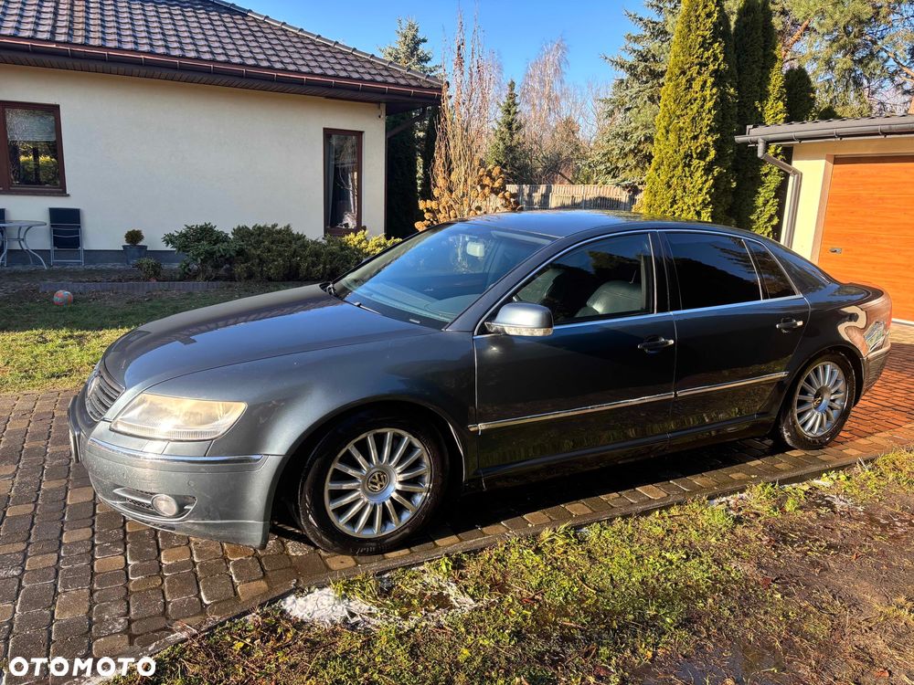 Volkswagen Phaeton - 1