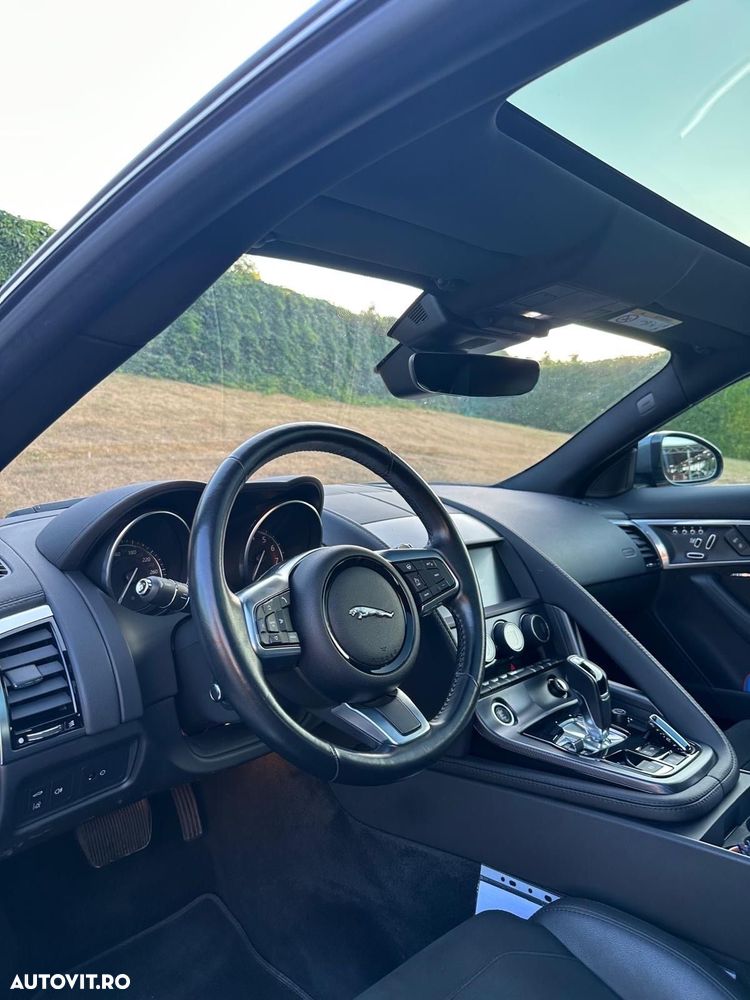 Jaguar F-Type - 4