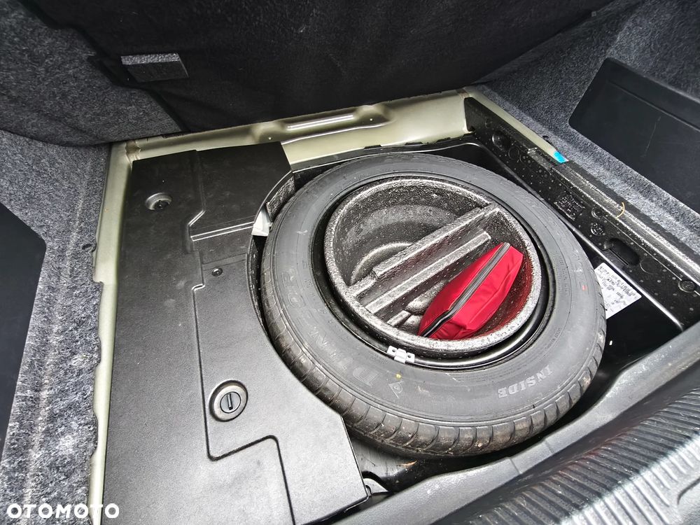 Volkswagen Passat 2.0 TDI DPF Highline - 14