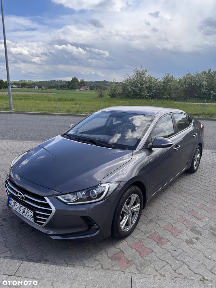 Hyundai Elantra - 1