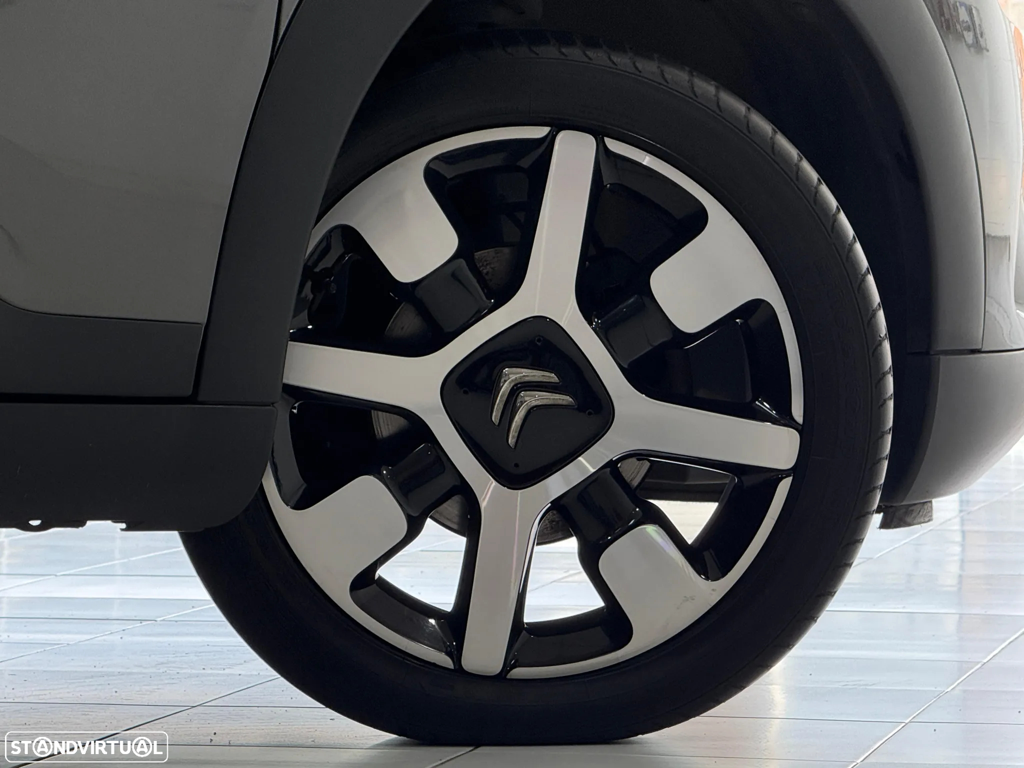 Citroën C4 Cactus 1.2 PureTech Shine - 32