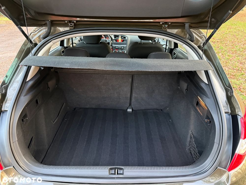 Citroën C4 VTi 95 Attraction - 22