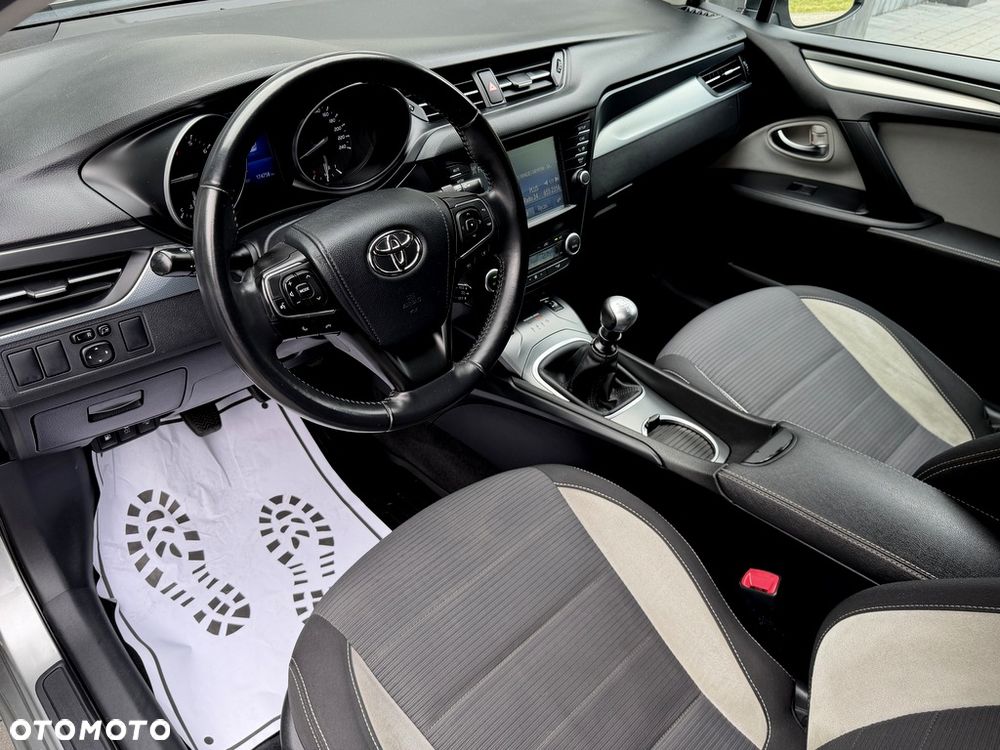 Toyota Avensis Touring Sports 1.8 Business Edition - 23