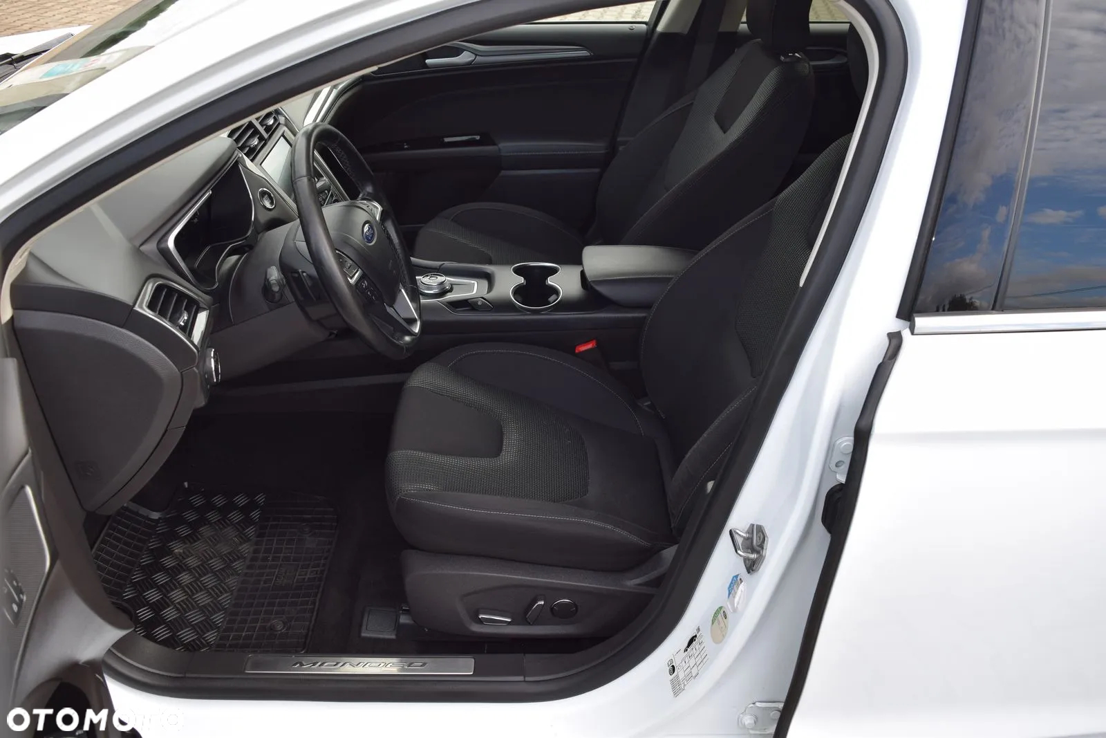 Ford Mondeo Turnier 2.0 EcoBlue Titanium - 17