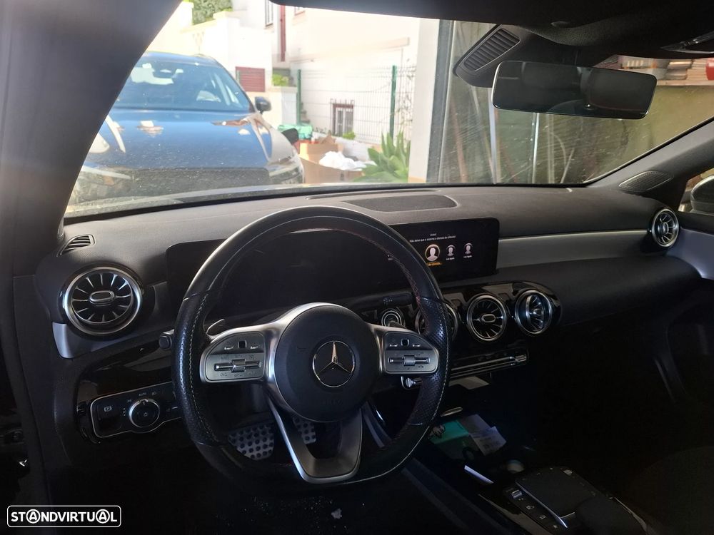 Mercedes-Benz A 250 Limousine e AMG Line - 3
