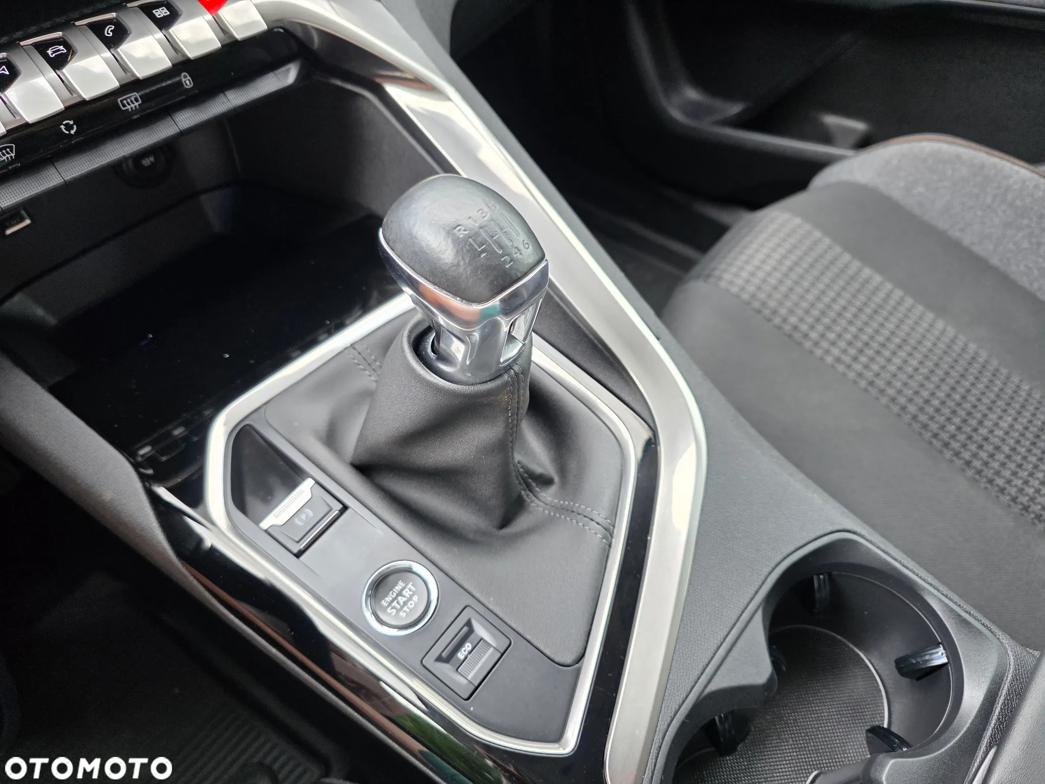Peugeot 3008 1.5 BlueHDi Allure S&S - 28
