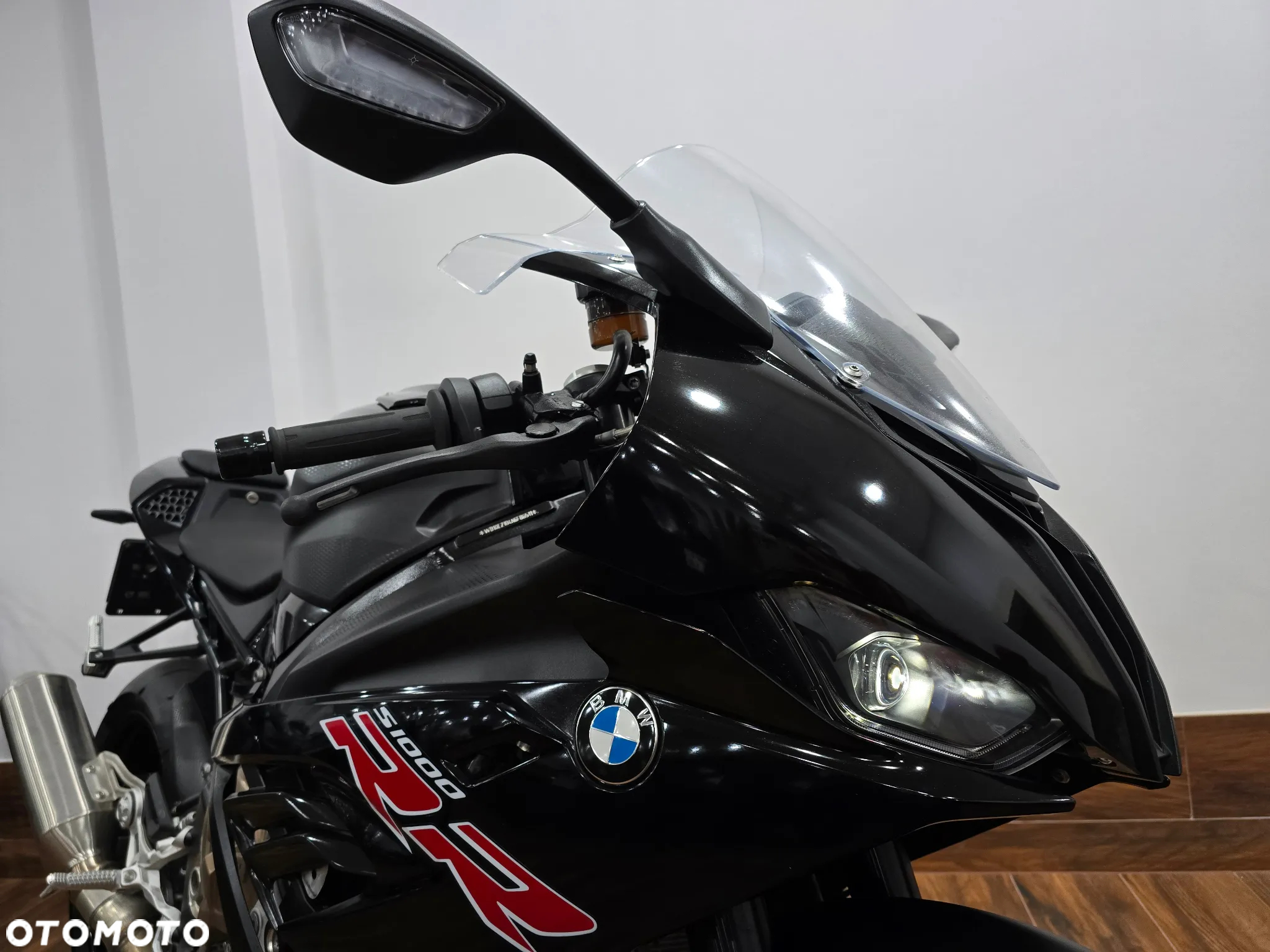 BMW S - 10