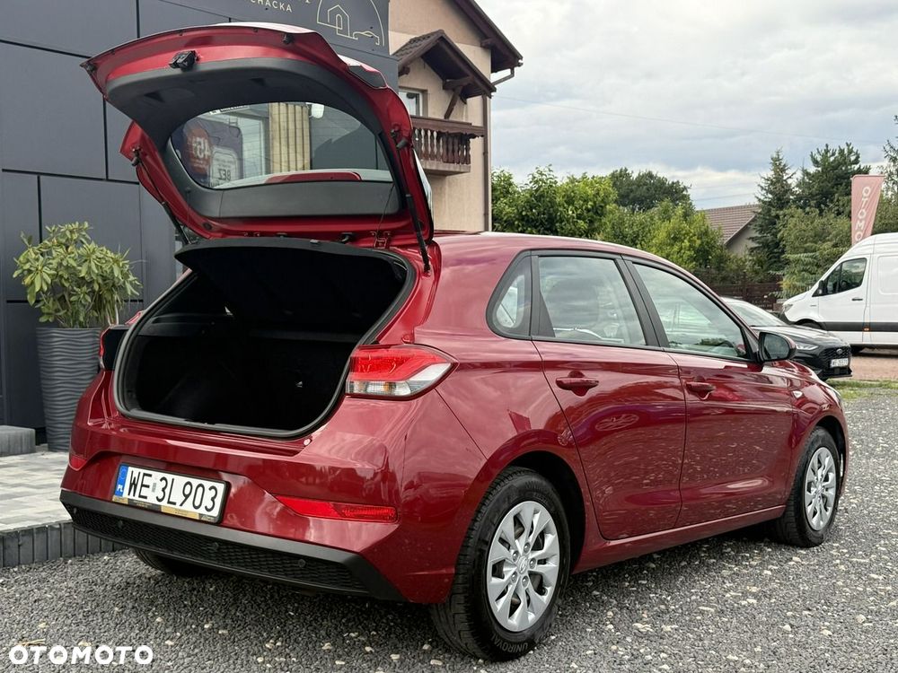Hyundai i30 1.5 DPI Classic + - 32