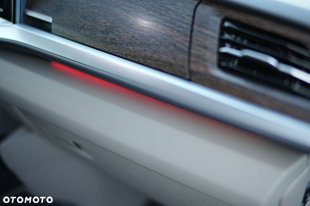 Volkswagen Multivan 2.0 TSI L2 Style DSG - 17