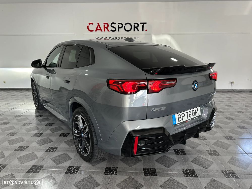 BMW iX2 eDrive20 Pack Desportivo M - 3