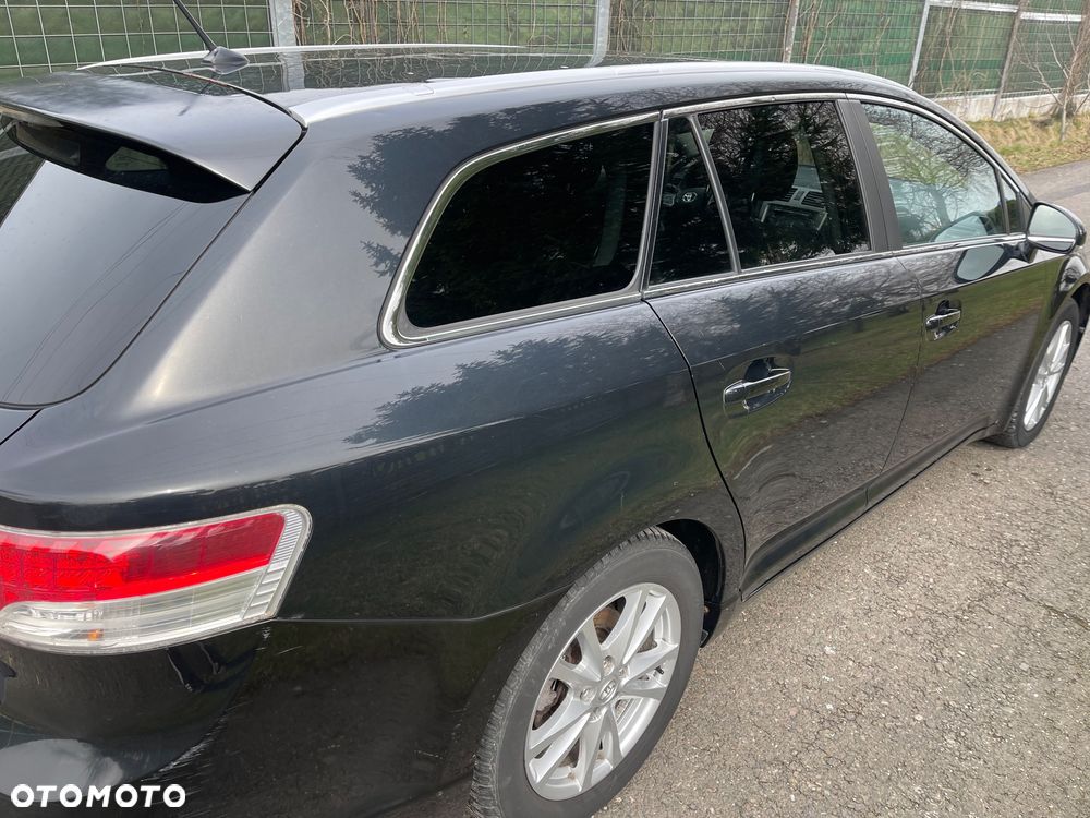 Toyota Avensis 2.2 D-4D Sol Plus NAVI - 6