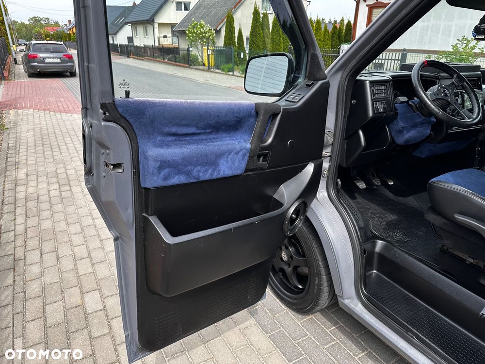 Volkswagen Multivan - 26