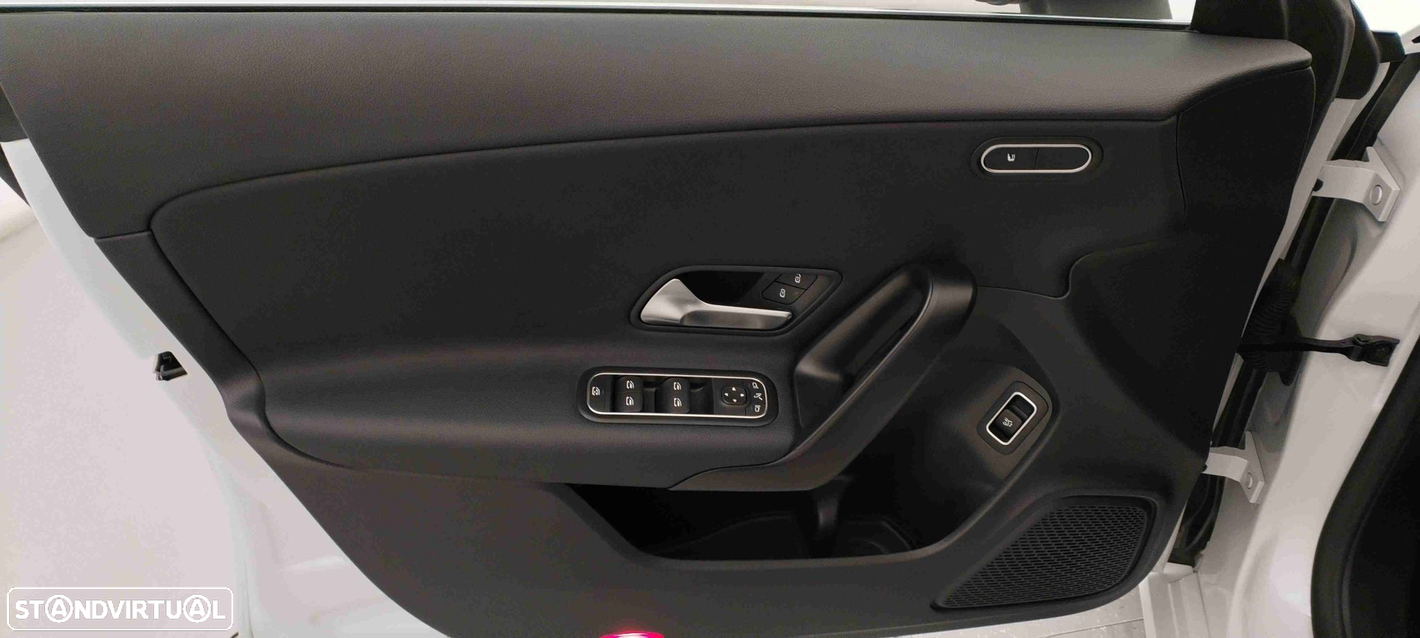Mercedes-Benz CLA 180 d - 25