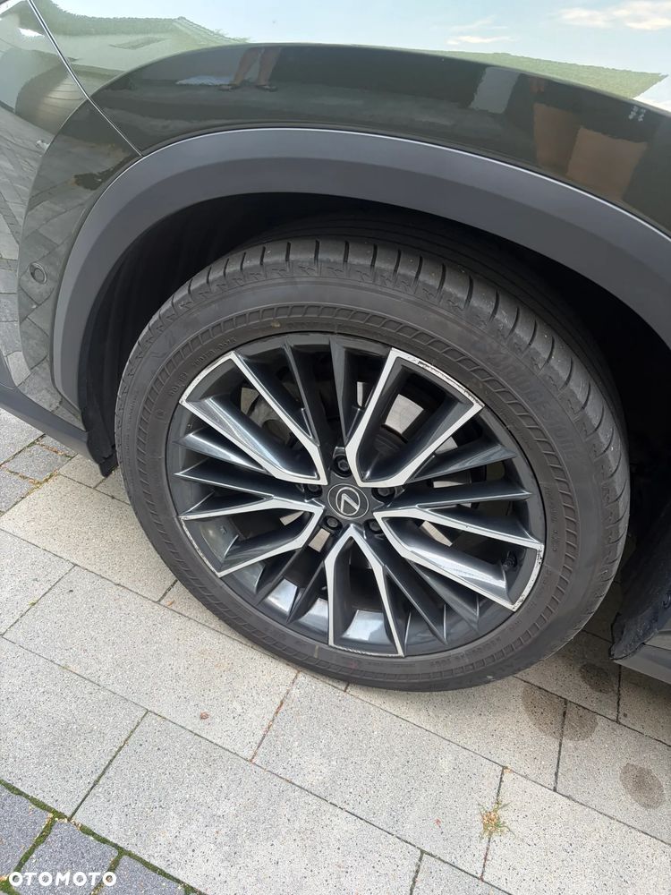 Lexus NX - 9