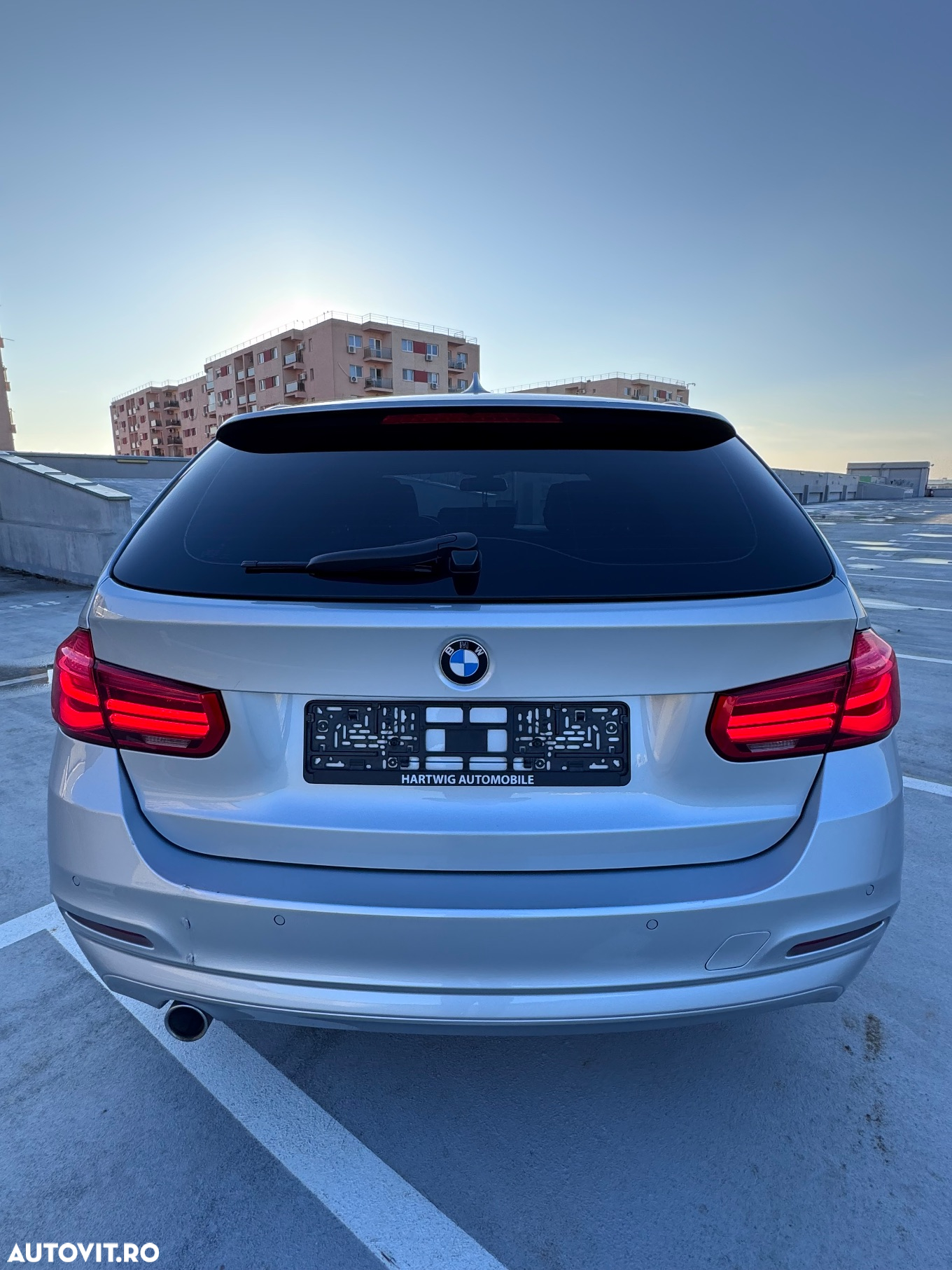 BMW Seria 3 318d Touring Aut. - 10
