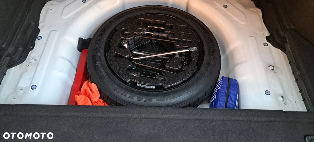 Hyundai i30 1.6 GDI Classic + - 23