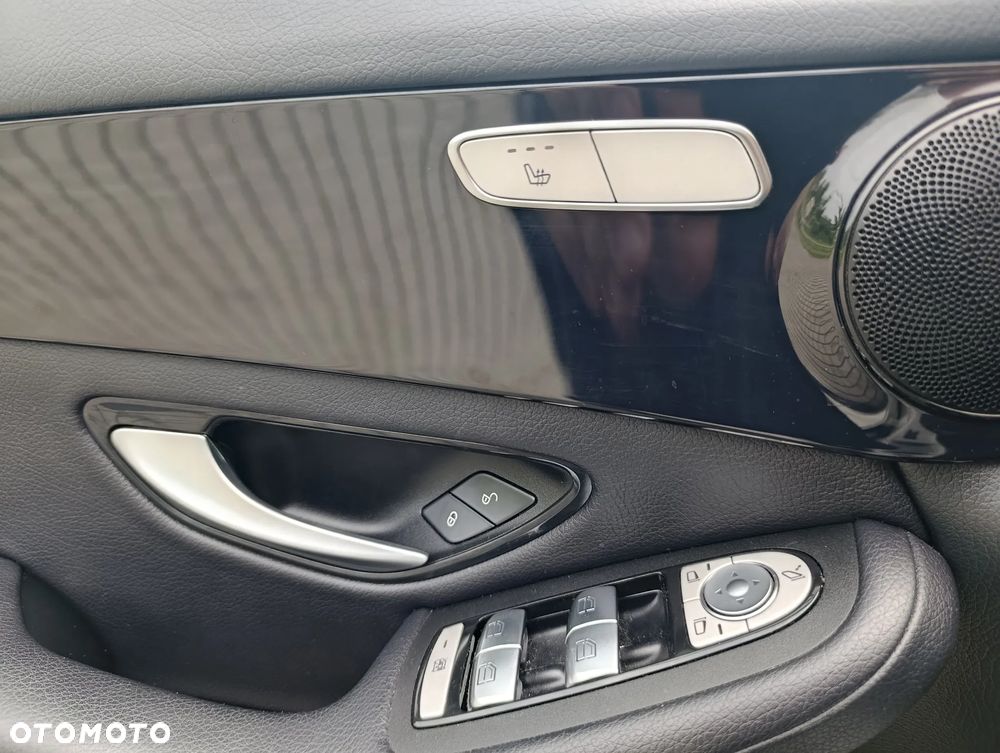 Mercedes-Benz GLC 220 d 4Matic 9G-TRONIC - 25