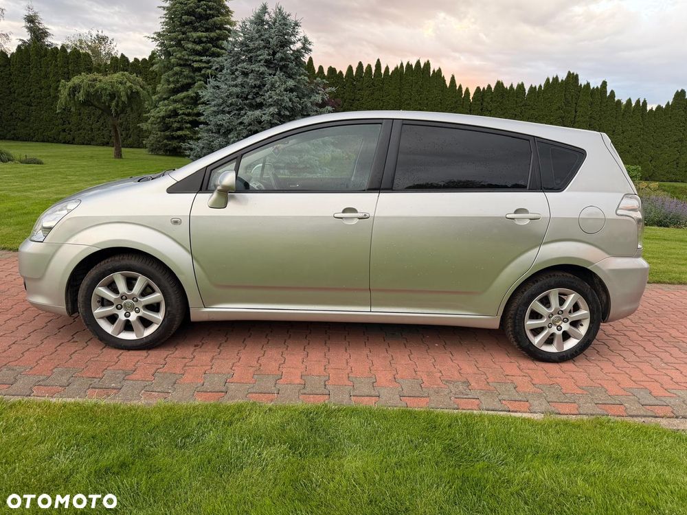 Toyota Corolla Verso - 4